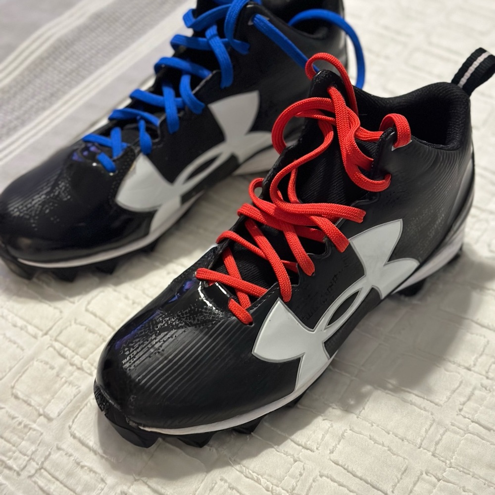 Under Armor Football Cleats Sz 9.5